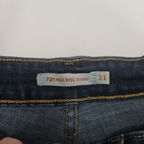 Levis 721 High Rise Skinny Jeans Dark Wash Self Cropped! - Picture 3 of 6